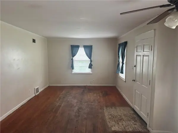 9708 E 67th TER, Raytown, MO 64133