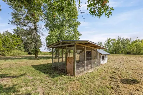 10240 NW State Route 18 HWY, Amsterdam, MO 64723