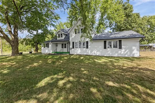 10240 NW State Route 18 HWY, Amsterdam, MO 64723