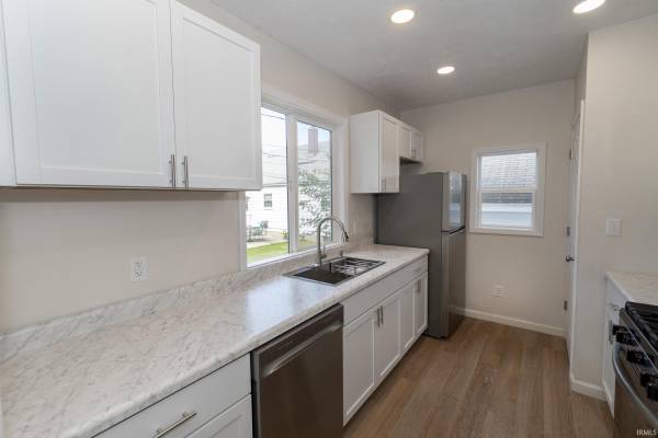 111 Campbell ST, Mishawaka, IN 46544-2704