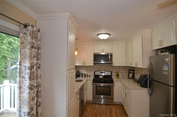 13 LENOX CT #911, Suffern, NY 10901