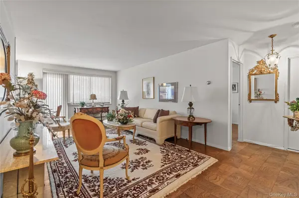 100 E Hartsdale AVE #6BE, Hartsdale, NY 10530