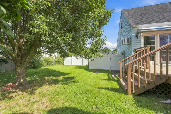 375 Catskill AVE, Copiague, NY 11726