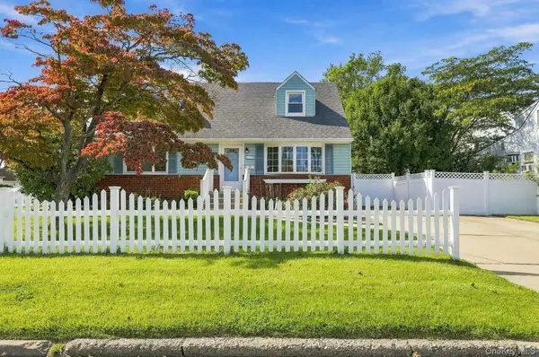 375 Catskill AVE, Copiague, NY 11726