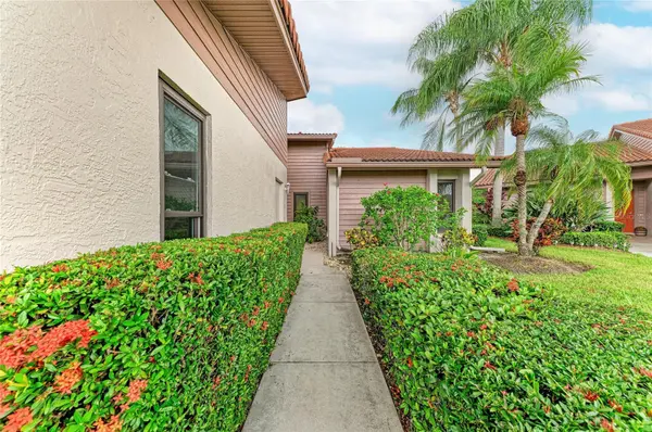 3952 WILSHIRE CIR E #166, Sarasota, FL 34238