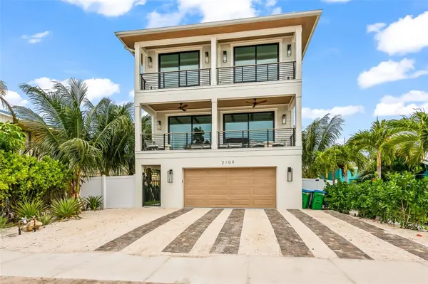 2109 AVENUE C, Bradenton Beach, FL 34217