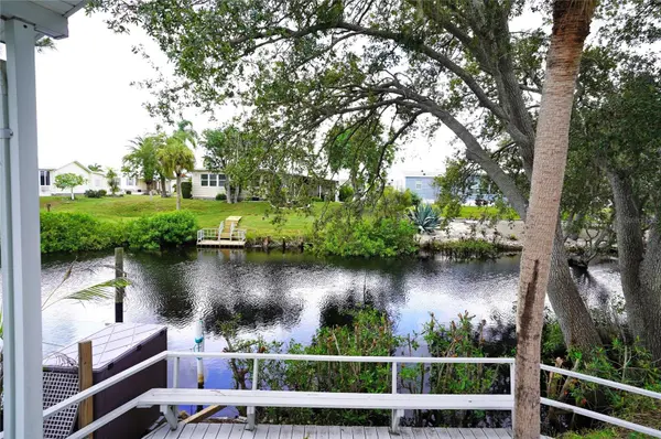 125 BROOKSHIRE DR, Nokomis, FL 34275