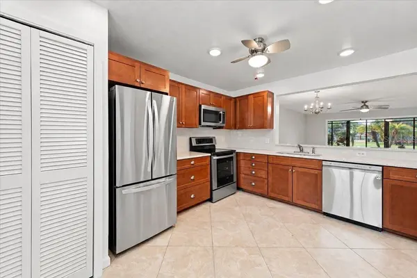 411 PALM TREE DR #411, Bradenton, FL 34210