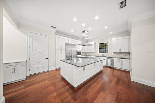 420 S ROYAL POINCIANA DR, Tampa, FL 33609
