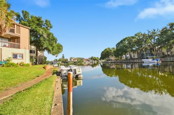 6346 NEWTOWN CIR #46B4, Tampa, FL 33615