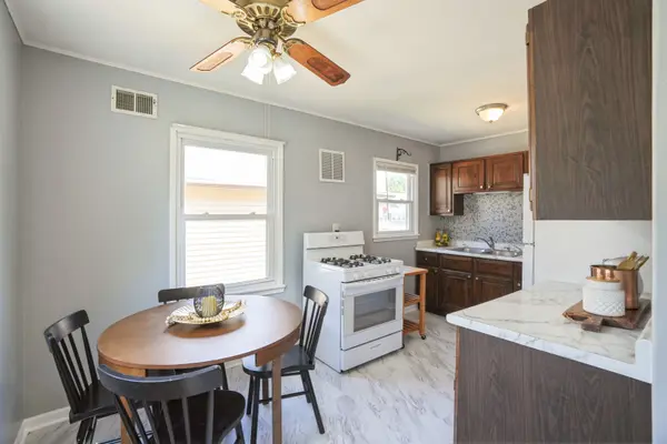 1128 28th ST, Bettendorf, IA 52722