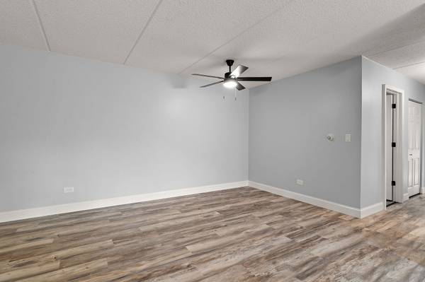 586 Fairway View DR #1B, Wheeling, IL 60090