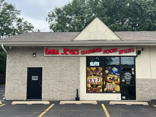 2214 N Route 12 #E, Spring Grove, IL 60081