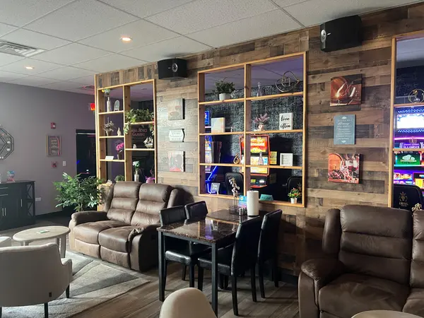 2214 N Route 12 #E, Spring Grove, IL 60081