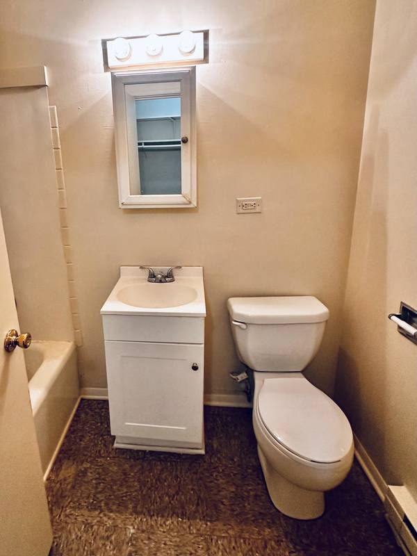 250 N Entrance AVE #8B, Kankakee, IL 60901