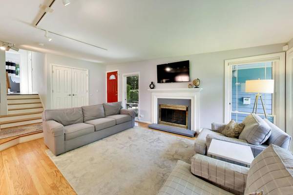 2240 Catherine ST, Northbrook, IL 60062
