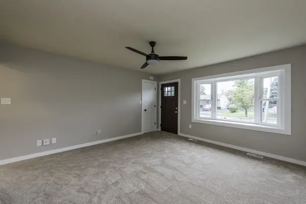 2205 Mohican RD, Waukegan, IL 60087