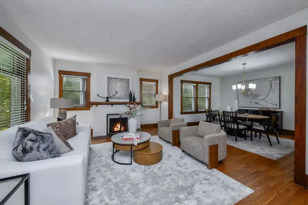 115 N Wright ST, Naperville, IL 60540