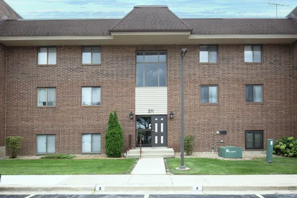 211 E JANATA AVE #3B, Lombard, IL 60148