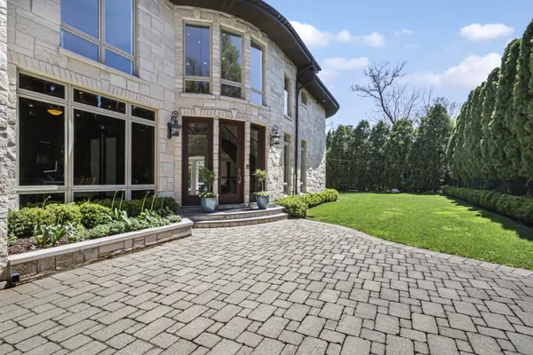 70 Harbor ST, Glencoe, IL 60022
