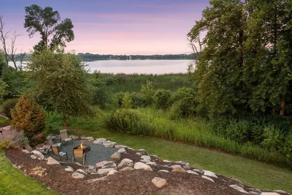 2444 Woods DR, Victoria, MN 55386