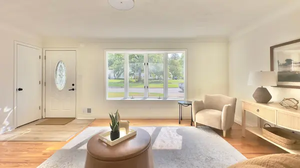 1979 Memory LN, North Saint Paul, MN 55109