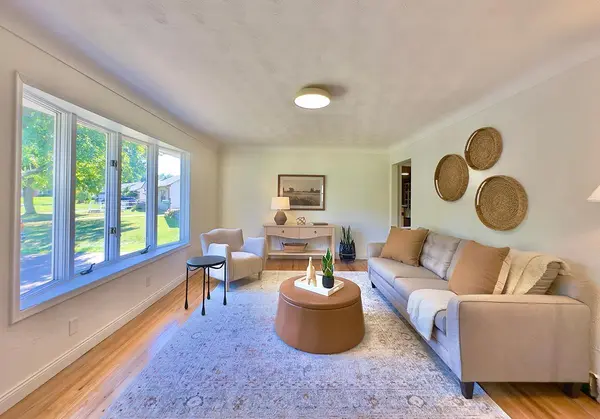 1979 Memory LN, North Saint Paul, MN 55109