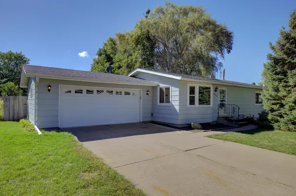 3990 66th ST E, Inver Grove Heights, MN 55076