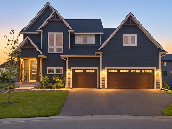 10229 Queensland LN N, Maple Grove, MN 55311