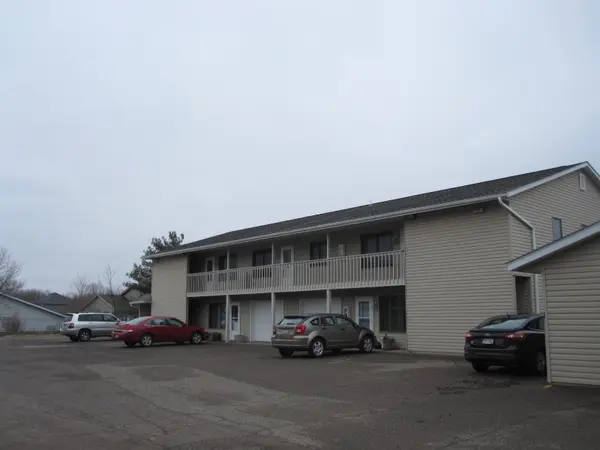 1380 Heritage DR ##10, New Richmond, WI 54017