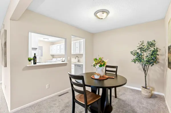 1207 Trailwood S, Hopkins, MN 55343