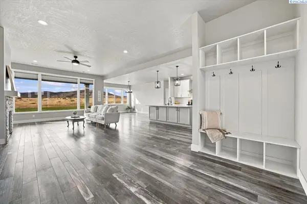 74822 N 120 Pr NE, Benton City, WA 99320-7849