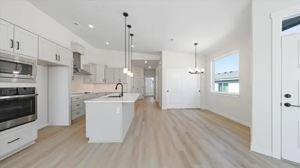 3357 S Nelson St, Kennewick, WA 99338
