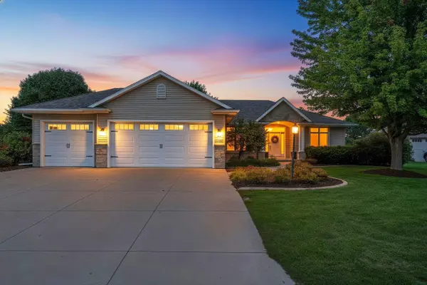 W2562 FONTANA WAY, Appleton, WI 54915
