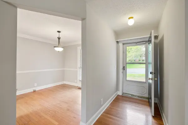 5800 Labrador Ln, Antioch, TN 37013