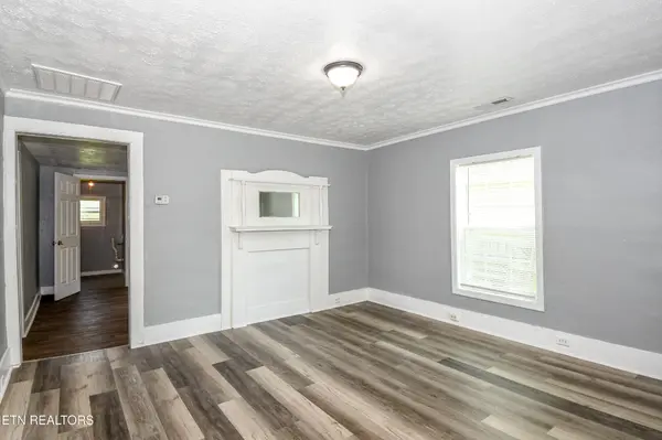 1215 Delaware Ave, Knoxville, TN 37921