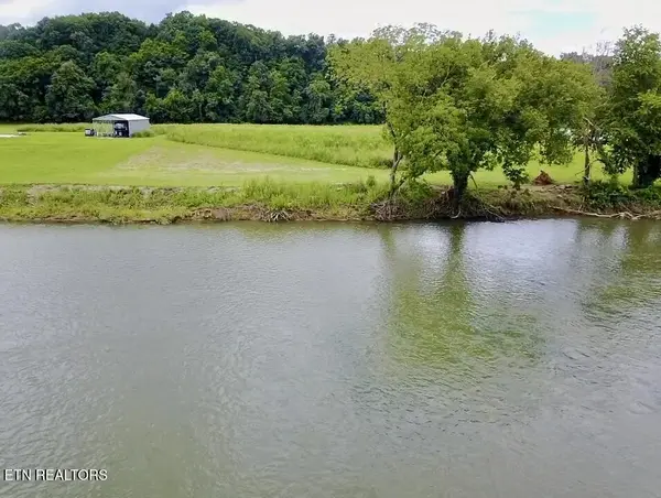 1472 Bybee Beach Way, Bybee, TN 37713