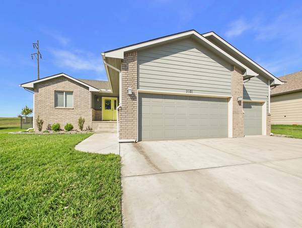 2101 N Woodard St., Derby, KS 67037-2364