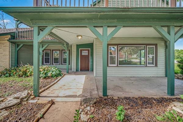 215 W Main, Herington, KS 67449