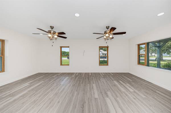 215 W Main, Herington, KS 67449