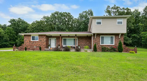 4020 Highway O, Bolivar, MO 65613