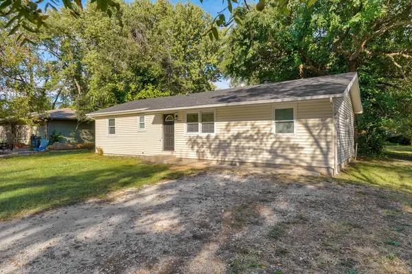 1934 N Yates AVE, Springfield, MO 65803