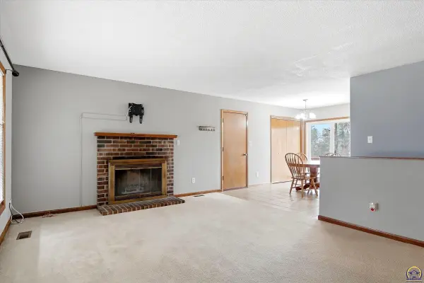 4401 NW 46th ST, Topeka, KS 66618