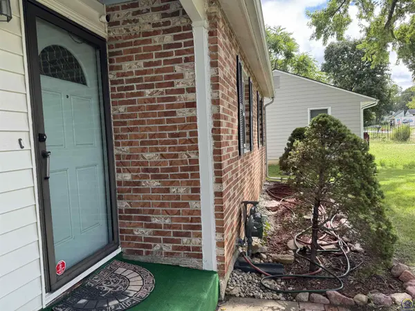 2524 SE Indiana AVE, Topeka, KS 66605