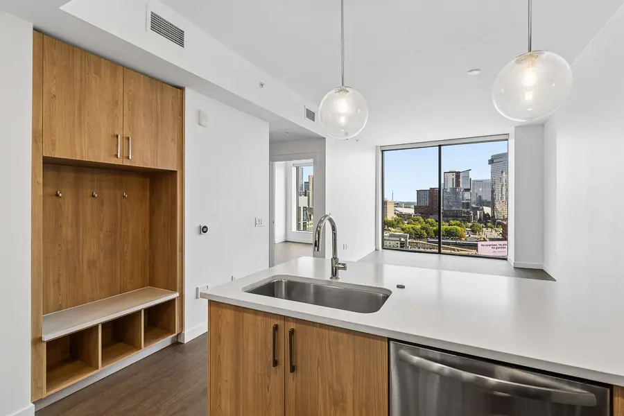 1212 Demonbreun St #1114, Nashville, TN 37203