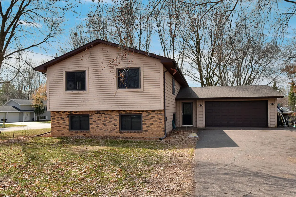 5375 Northwest AVE, White Bear Lake, MN 55110