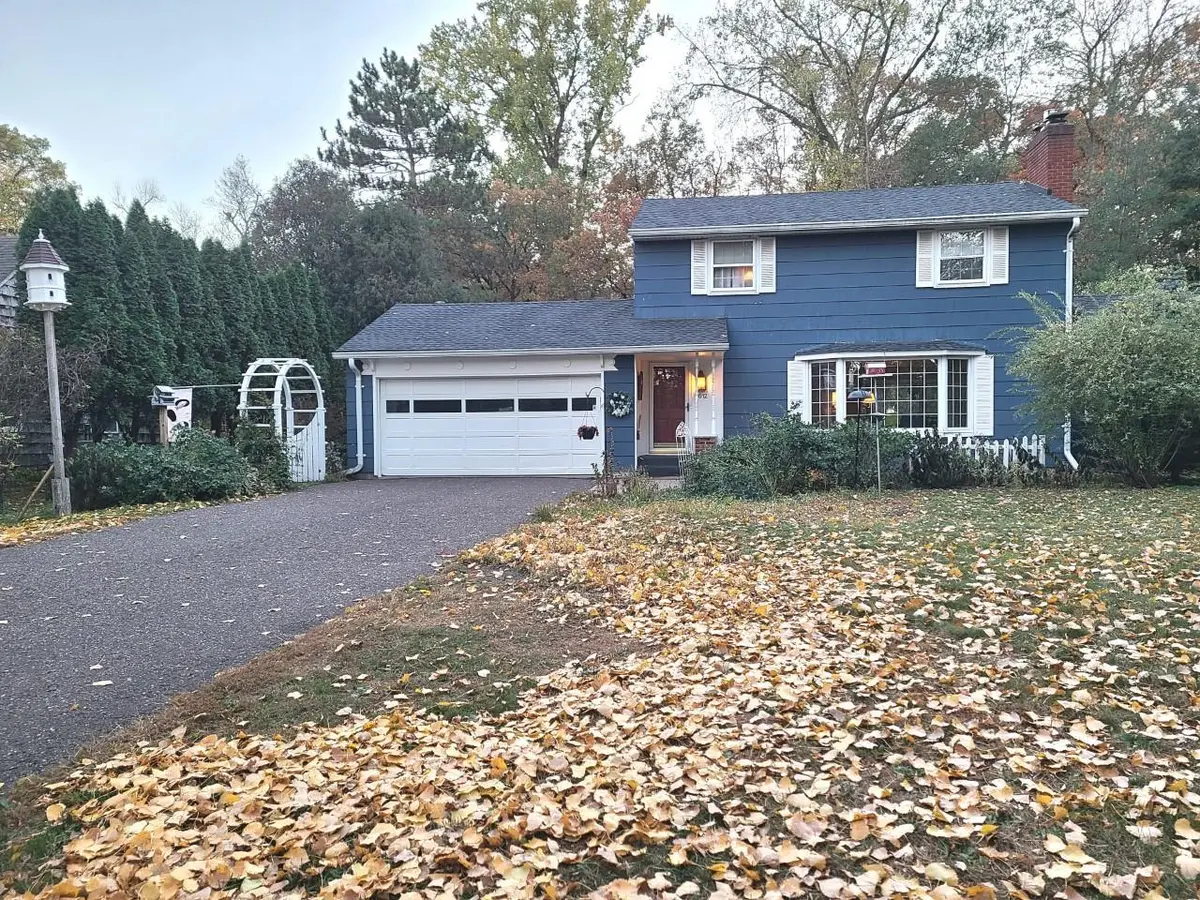 612 Hall AVE, White Bear Lake, MN 55110