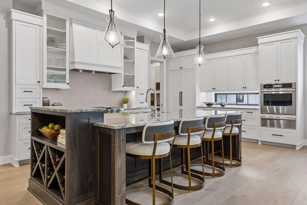 109 Minnetonka AVE S, Wayzata, MN 55391