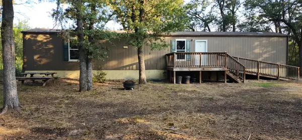 194 Fm 2104, Smithville, TX 78957