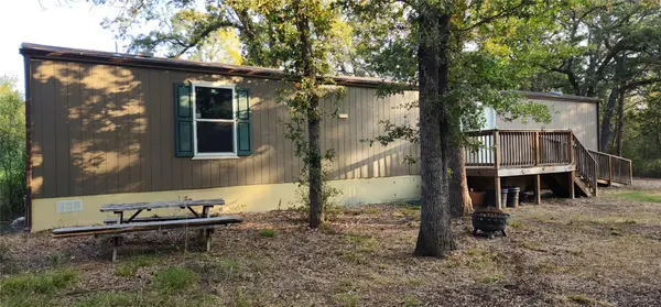 194 Fm 2104, Smithville, TX 78957